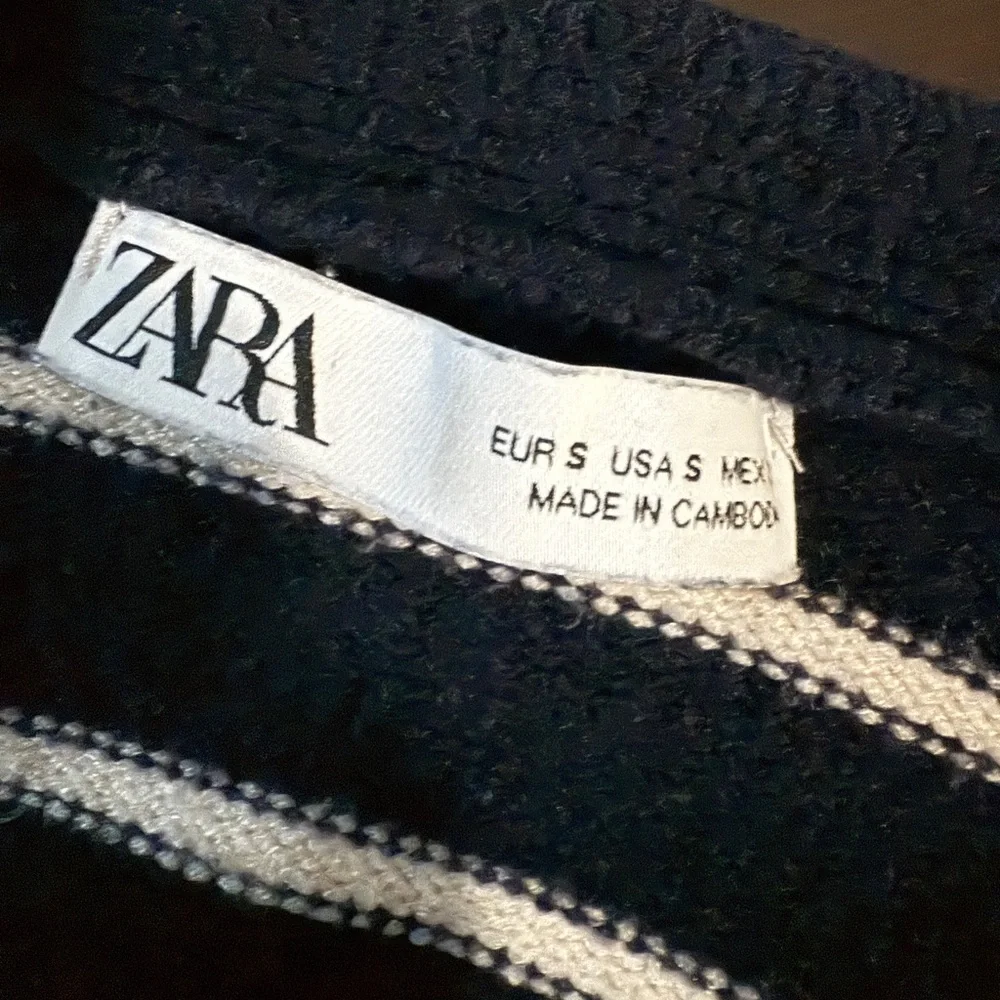 Zara Black & White Striped V-Neck Button Cardigan Sweater - Picture 8 of 8